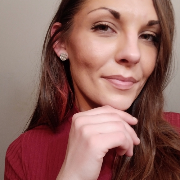 I'm here to buy American Eagle/VS/Vans.. try me! - Picture 2 of 5